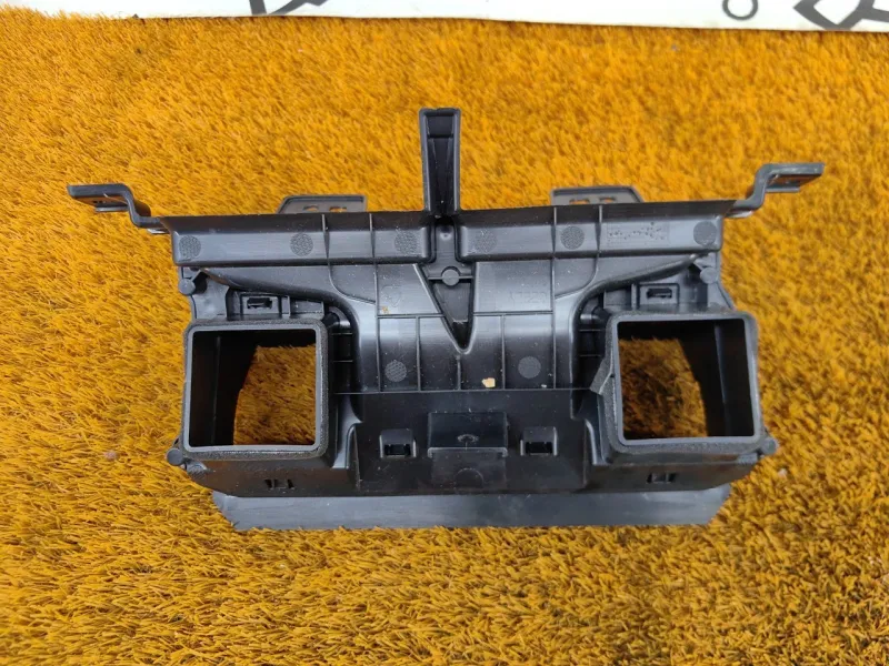 Воздуховод салона