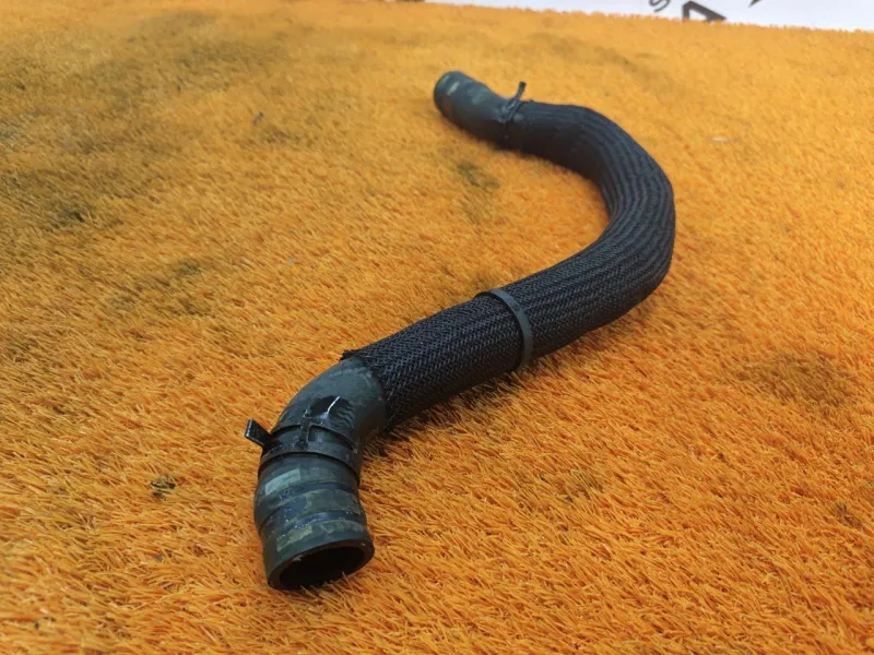 Патрубок радиатора