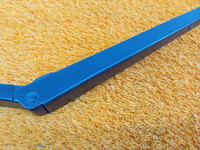 поводок стеклоочистителя