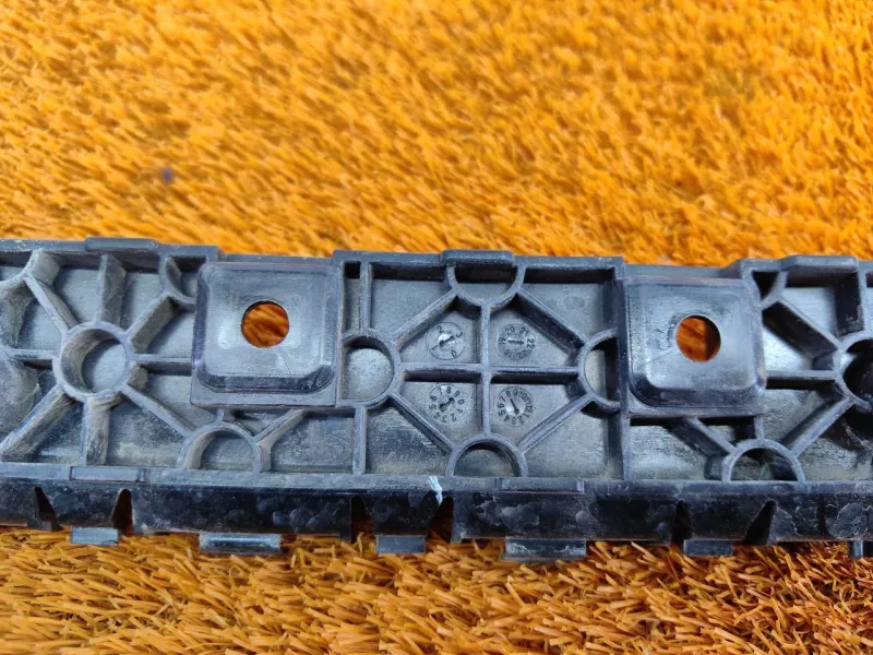 Крепление бампера