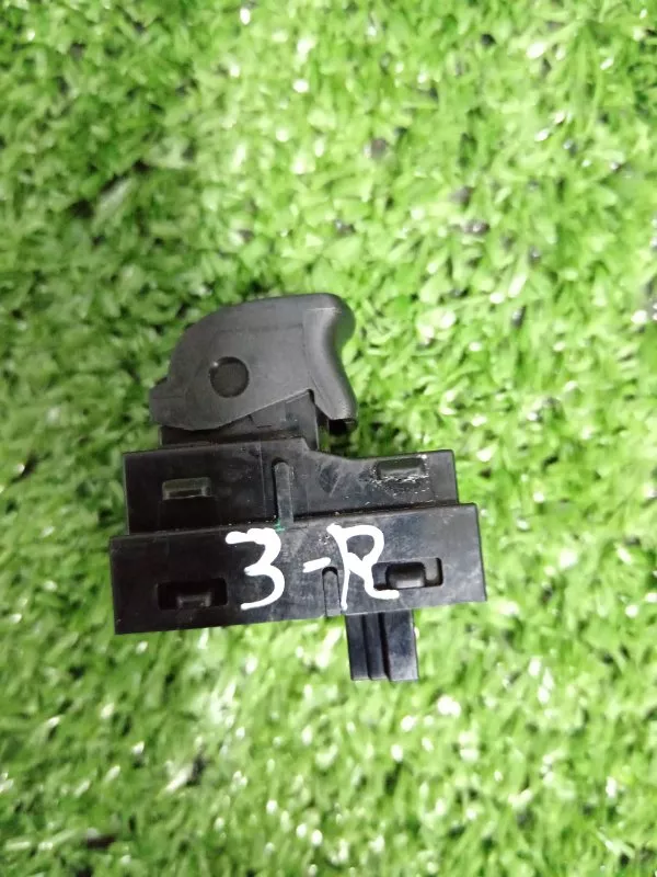 Кнопка стеклоподъемника