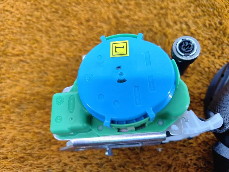 Ремень безопасности