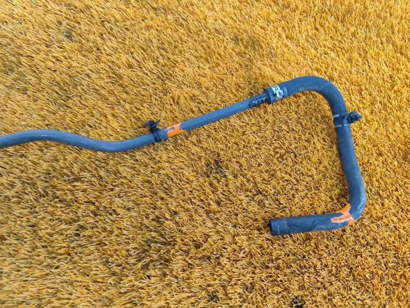 Трубка топливная