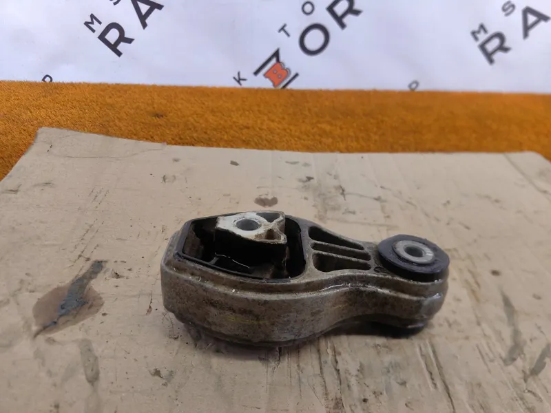 Опора двигателя