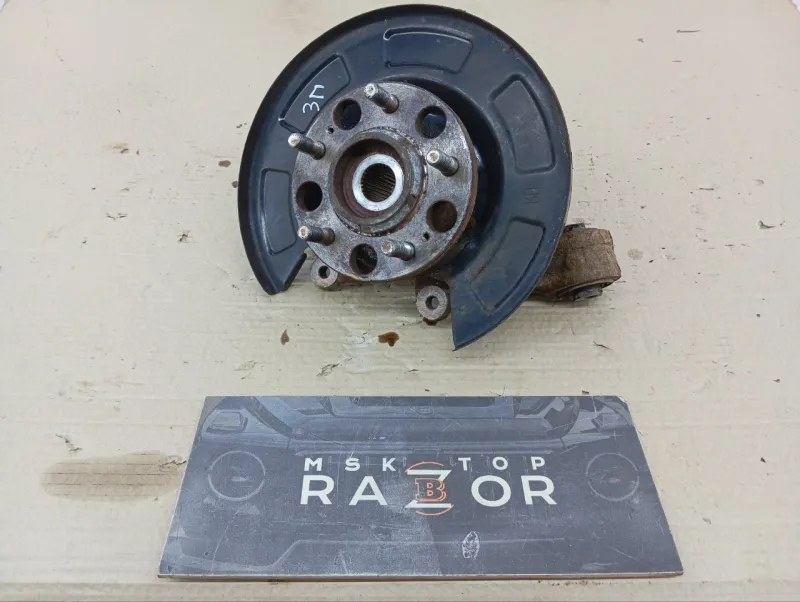 Кулак поворотный