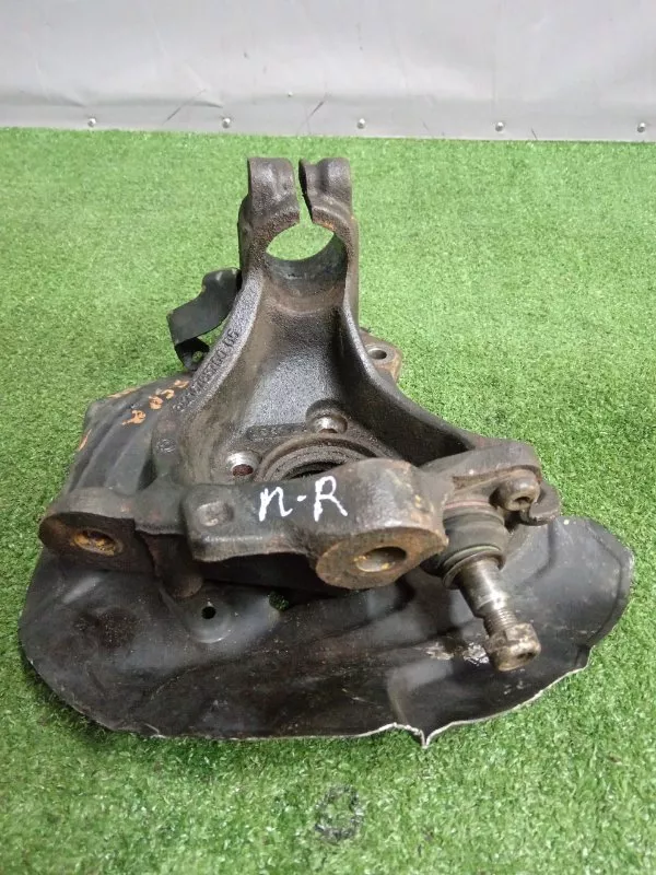 Кулак поворотный