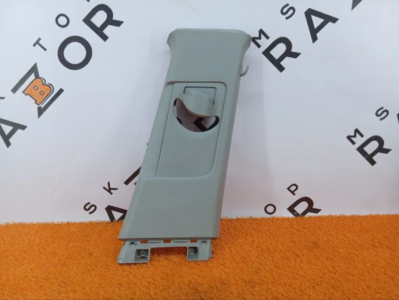 Обшивка центральной стойки