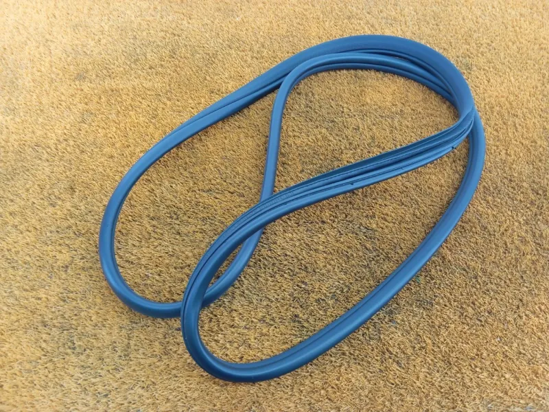 Уплотнитель проема двери