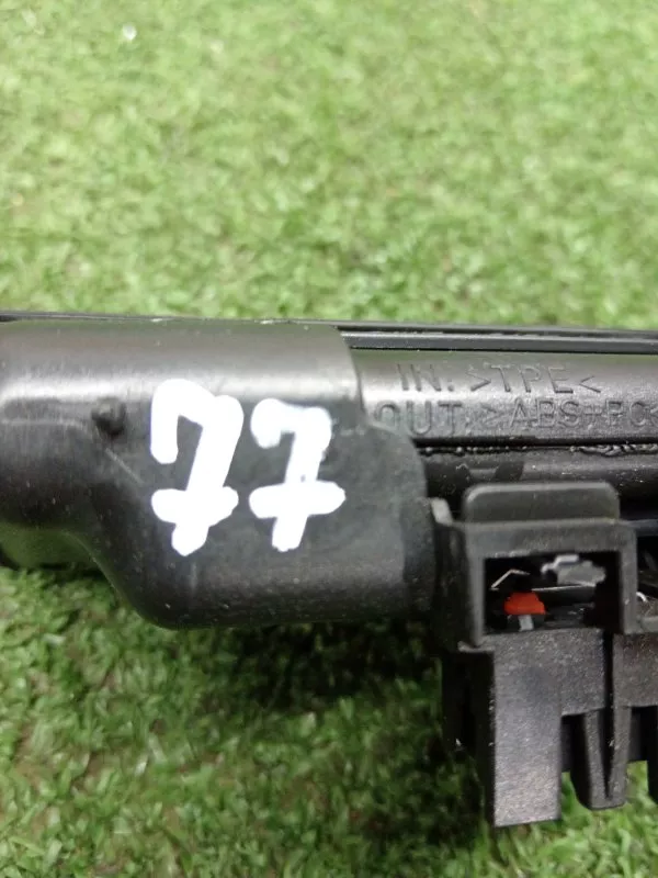 Кнопка открывания багажника