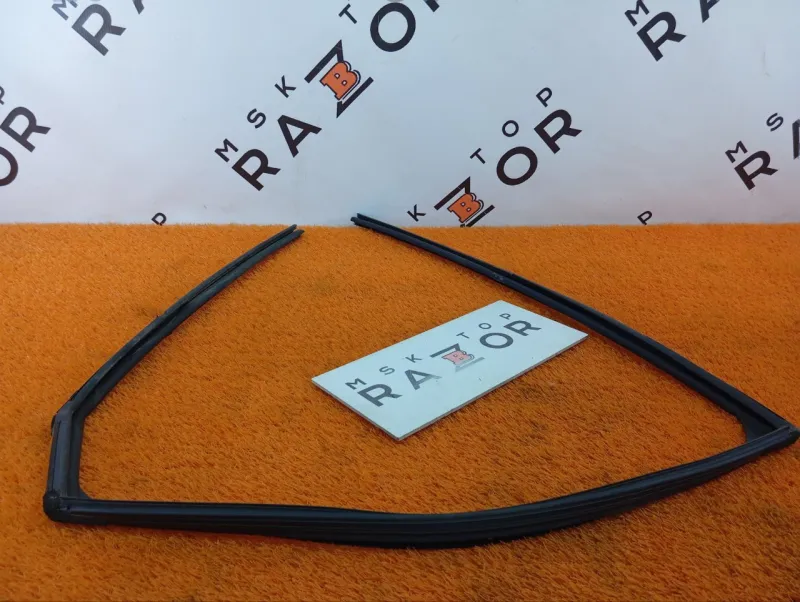 Уплотнитель стекла двери