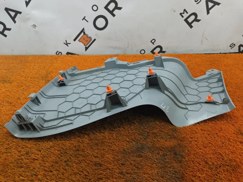 Накладка на стойку кузова