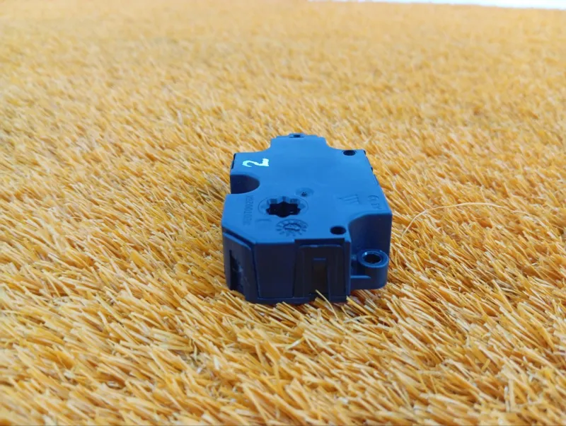 Моторчик заслонки печки