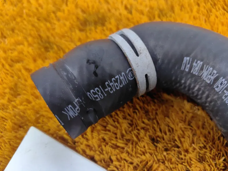 Патрубок радиатора