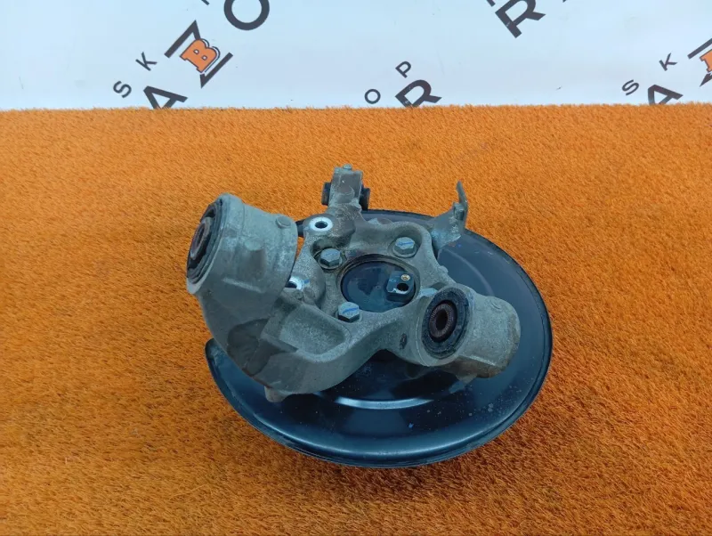 Кулак поворотный