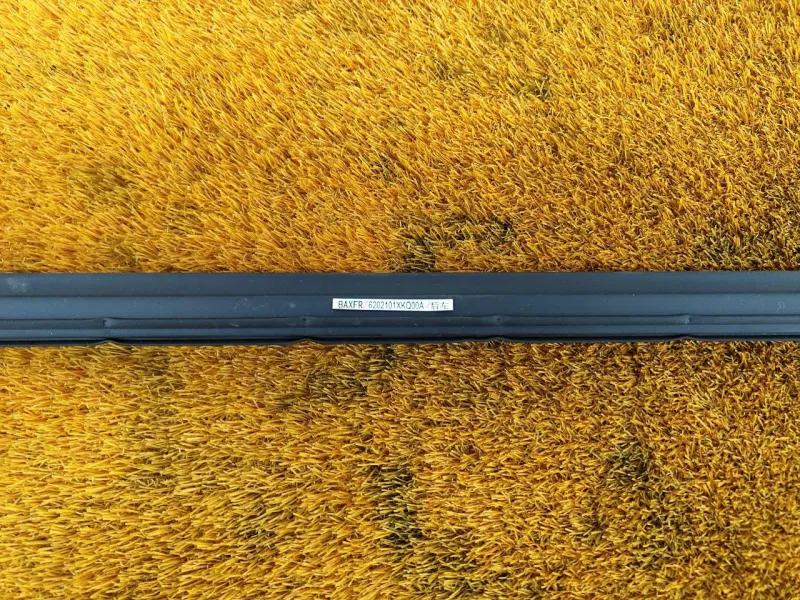 Уплотнитель стекла двери