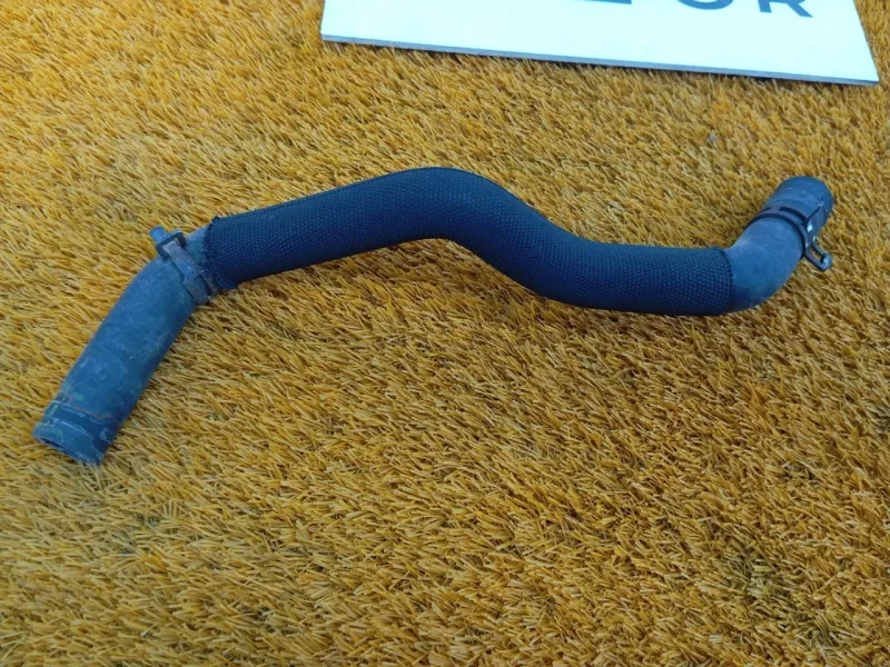 Патрубок радиатора