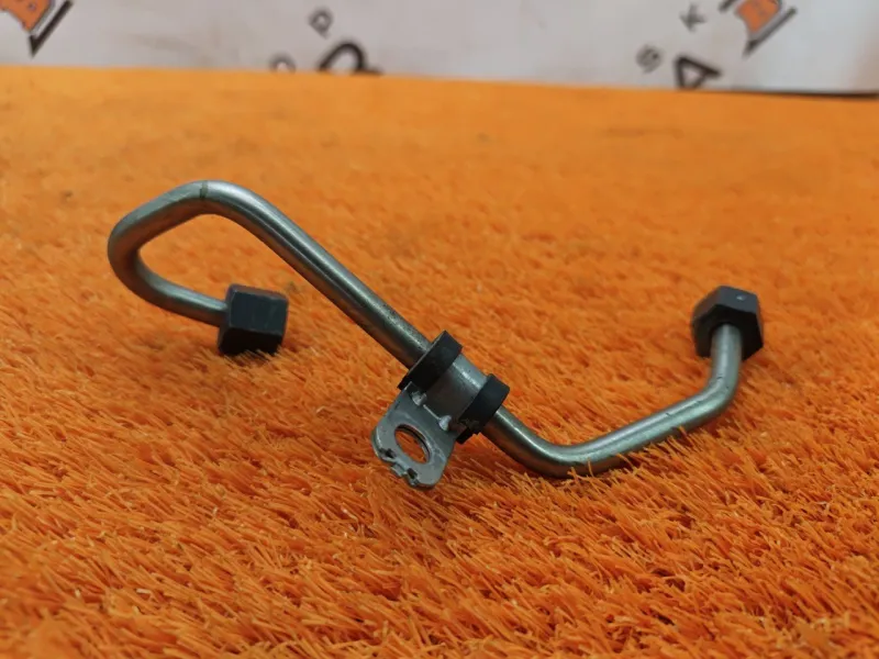 Трубка топливная