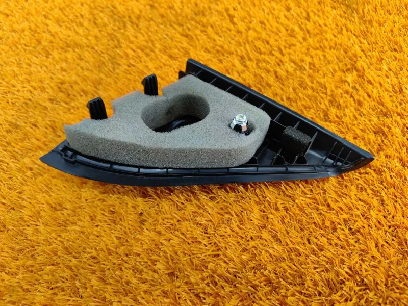 Уголок двери