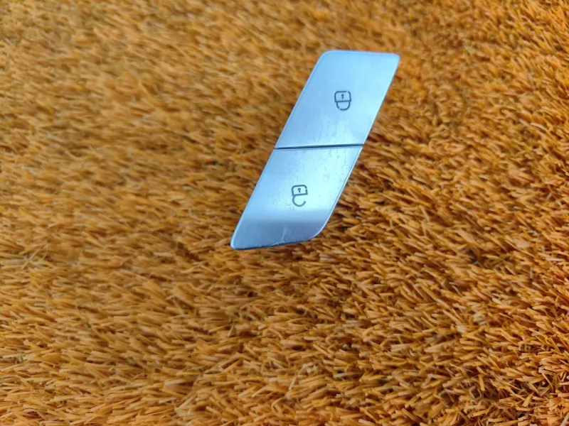 Кнопка центрального замка