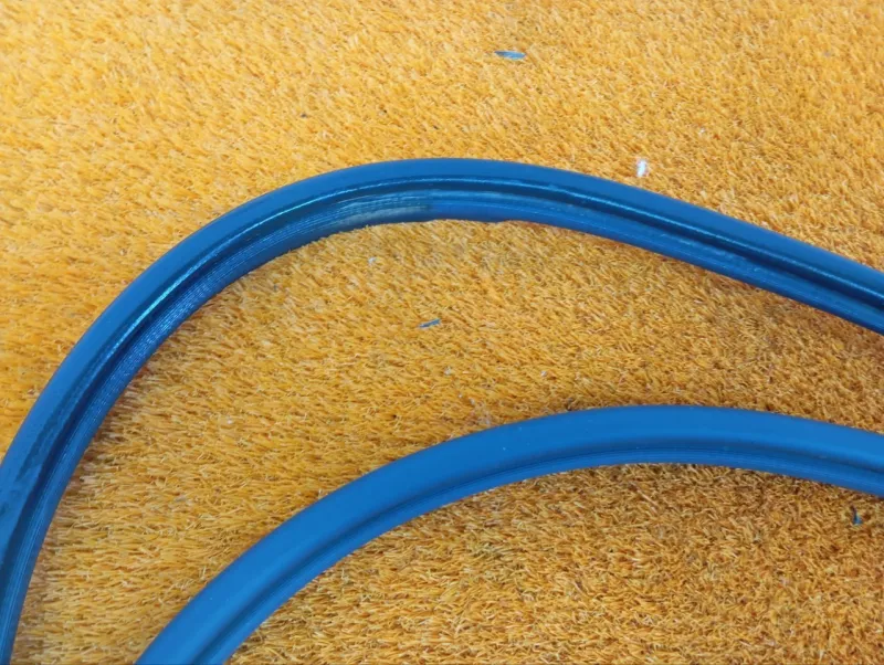 Уплотнитель проема двери