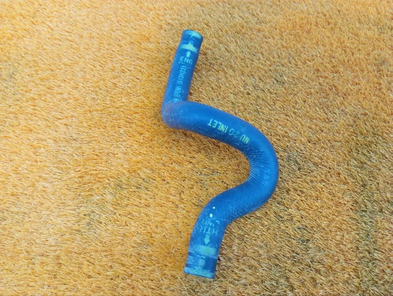 Патрубок системы охлаждения