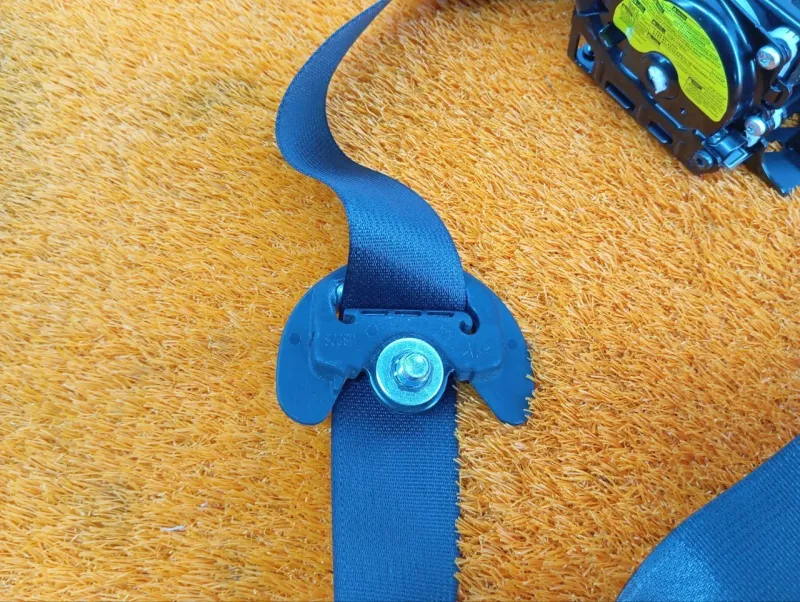 Ремень безопасности