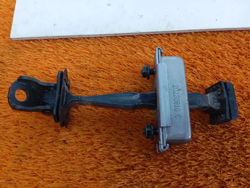 Ограничитель двери