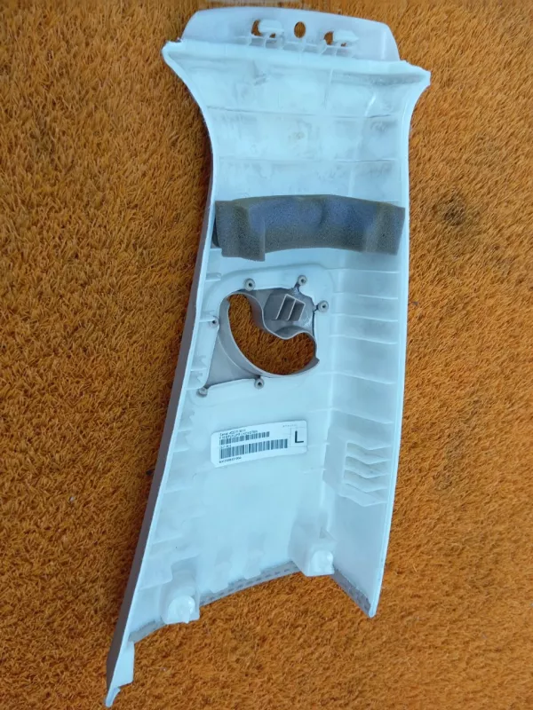 Накладка на стойку кузова