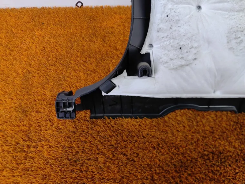 Обшивка центральной стойки