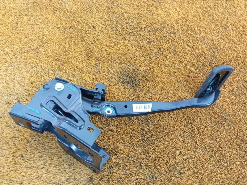 Педаль тормоза