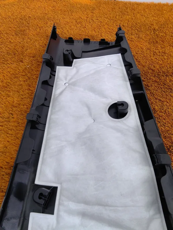 Обшивка центральной стойки