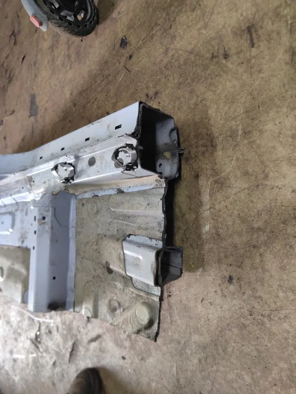 Порог с центральной стойкой