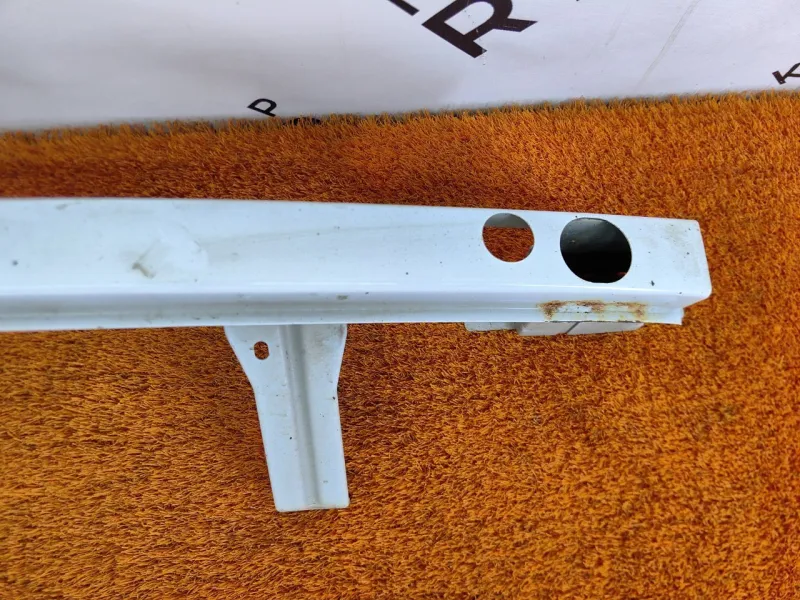 Усилитель бампера