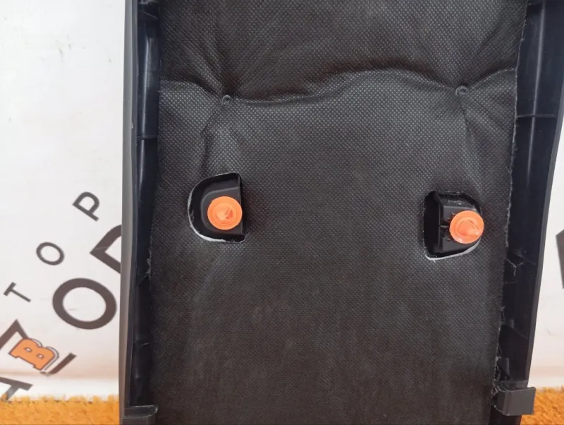 Обшивка центральной стойки