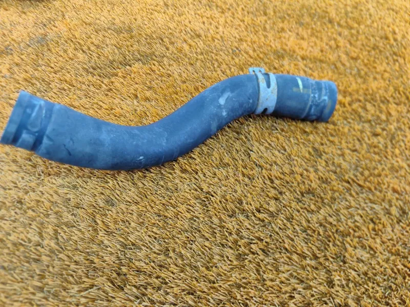 Патрубок радиатора