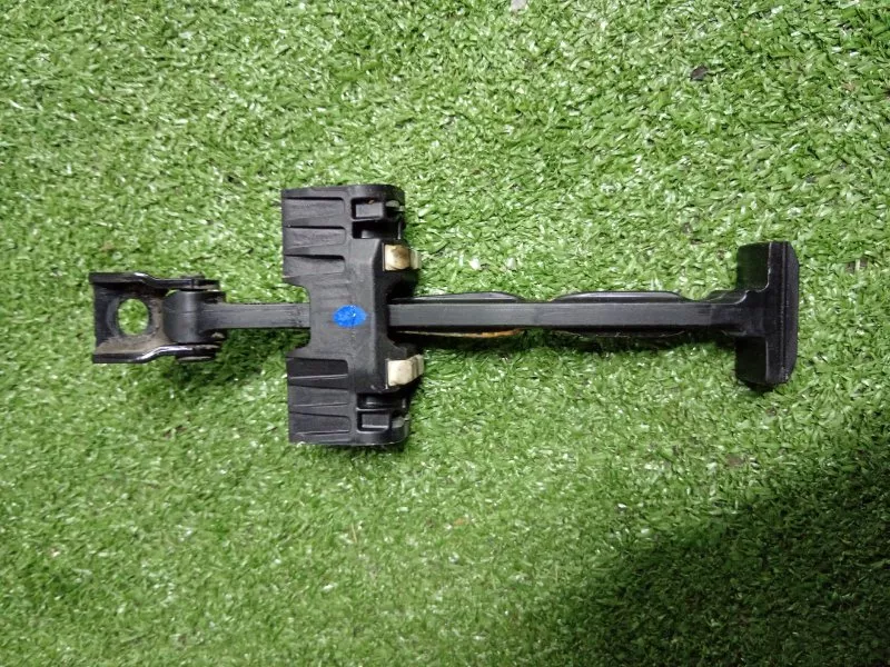 Ограничитель двери