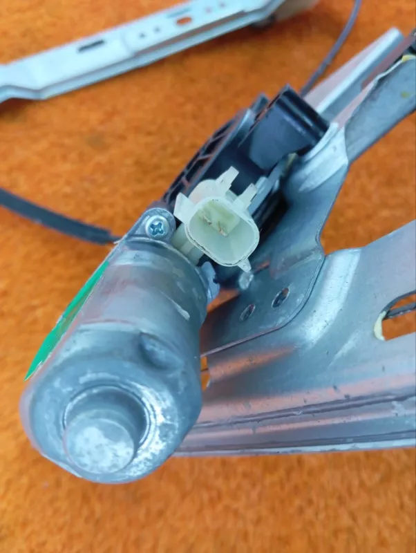 Стеклоподъемник