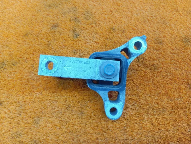 Подушка двигателя