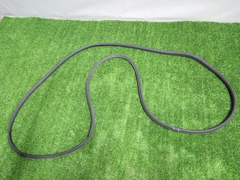 Уплотнитель двери