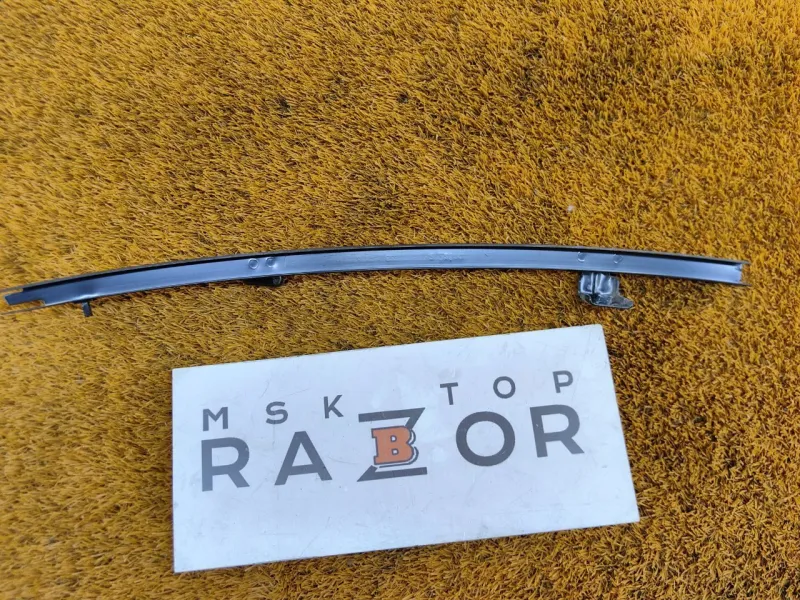 Направляющая стекла двери