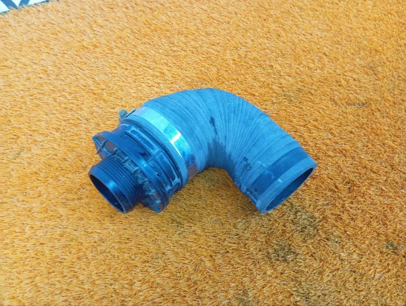 Патрубок интеркулера