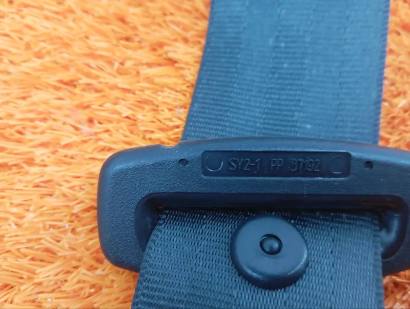 Ремень безопасности