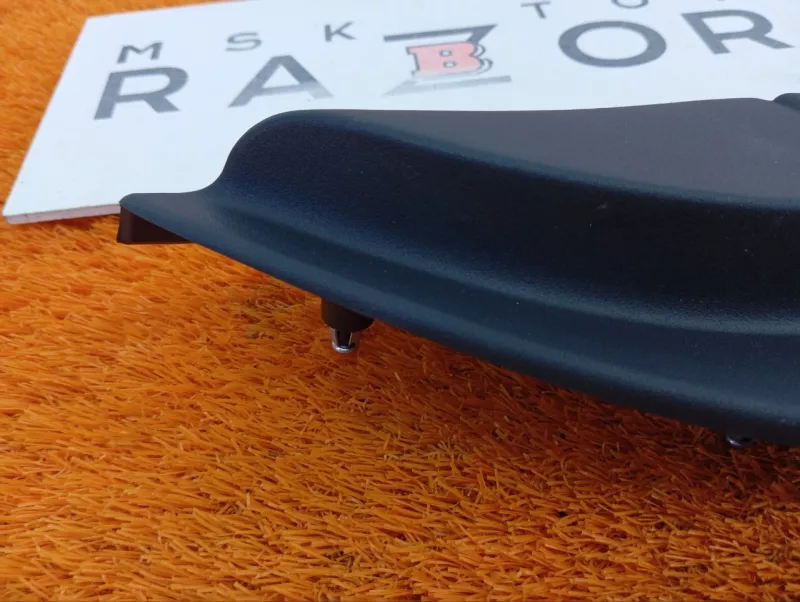 Уголок двери