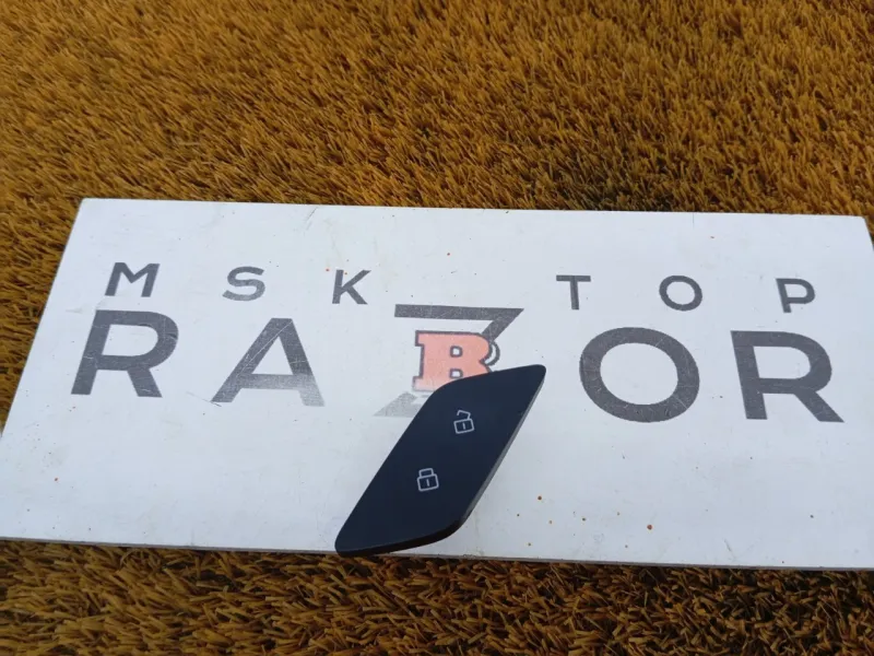 Кнопка центрального замка