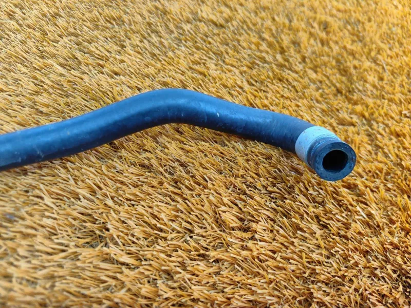 Патрубок радиатора