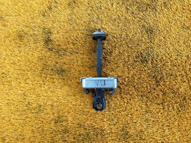 Ограничитель двери