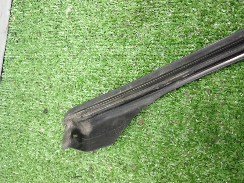 Уплотнитель стекла двери