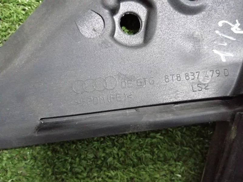 Уплотнитель стекла двери