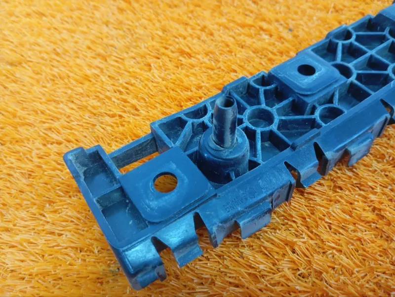 Крепление бампера