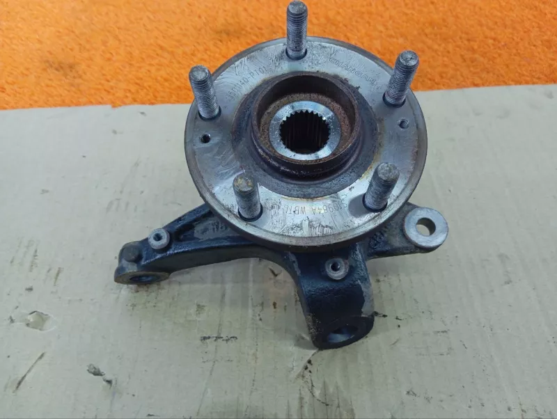 Кулак поворотный